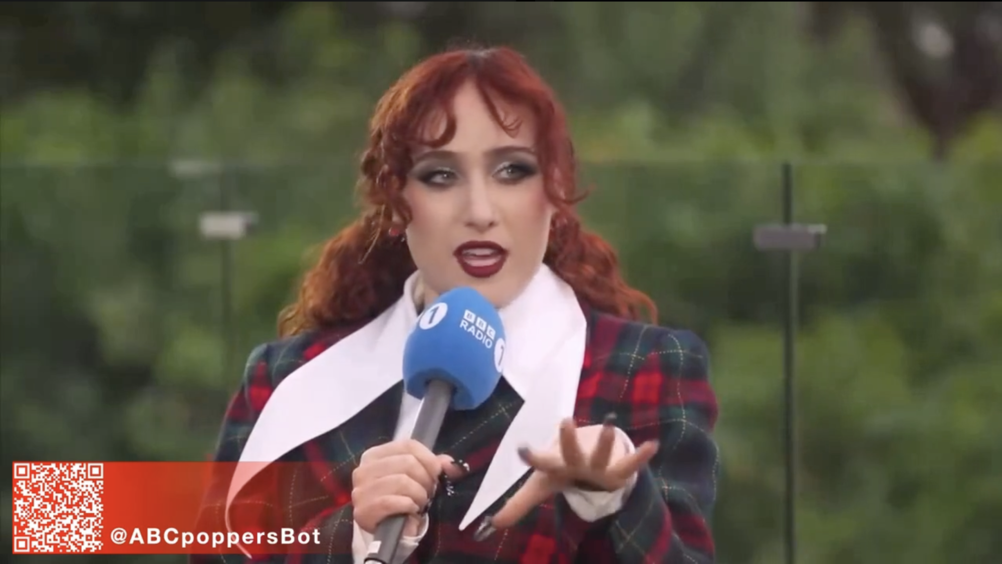 Всегда происходит какая-то хуйня. Какая-то сука блюет, какая-то сука вдыхает попперсы, какой-то девушке всё равно, что её парик наполовину снят Мурманске Всегда происходит какая-то хуйня. Какая-то сука блюет, какая-то сука вдыхает попперсы, какой-то девушке всё равно, что её парик наполовину снят Мурманске